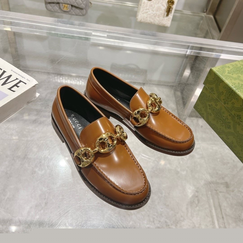 G*u*i leather shoes